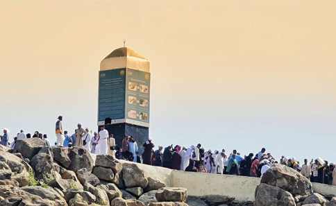 Security patrols intensify their efforts to prevent performing Hajj without a permit, in protection of the guests of the Most Compassionate.